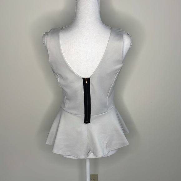 Needle & Thread Flared Light Gray Peplum Top. Medium - Picture 3 of 9